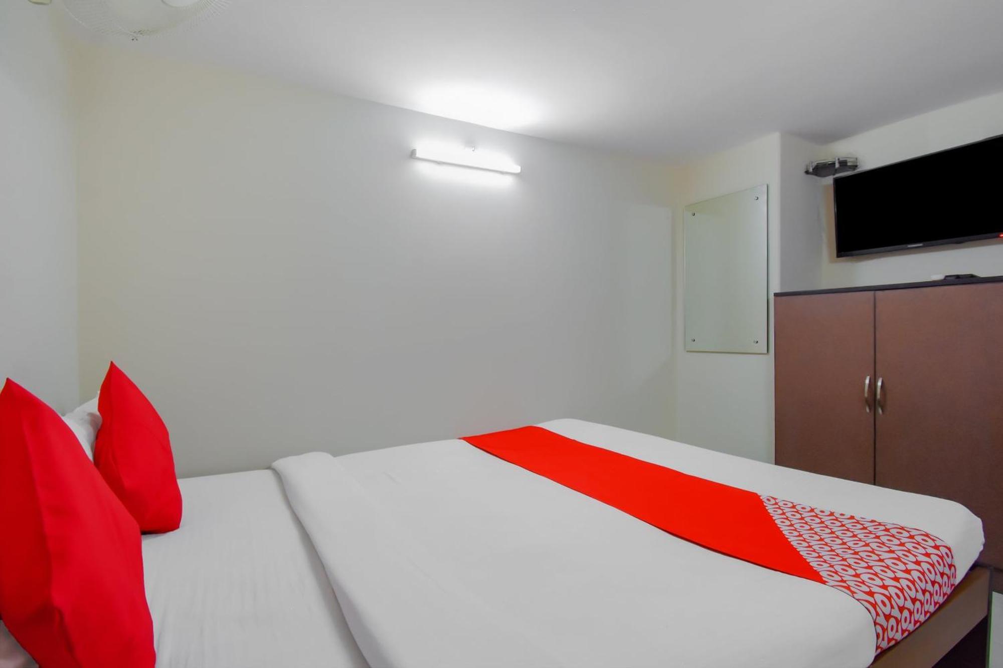 Hotel O Lindsay Inn Guest House Bara Bazar Экстерьер фото