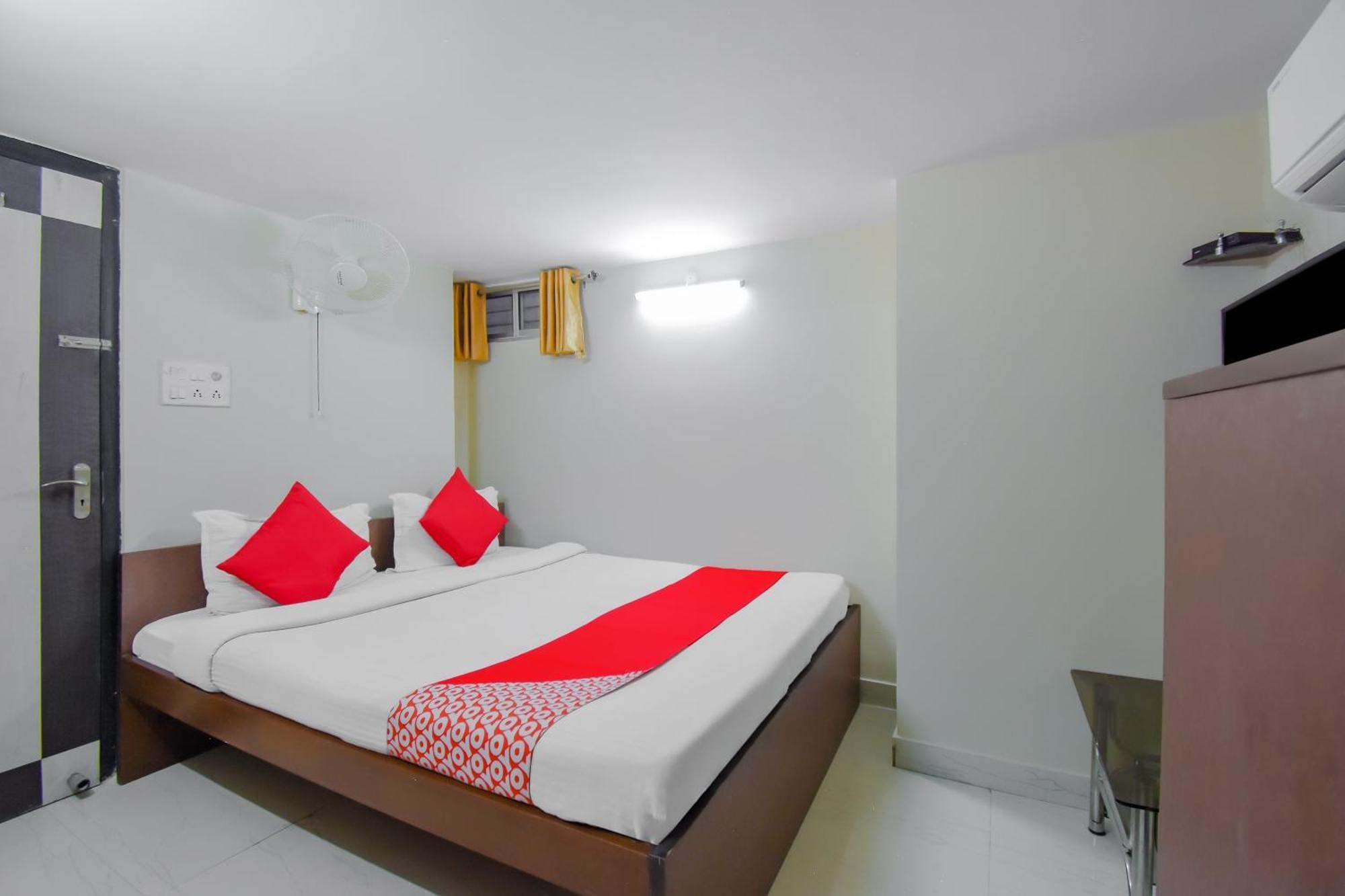 Hotel O Lindsay Inn Guest House Bara Bazar Экстерьер фото
