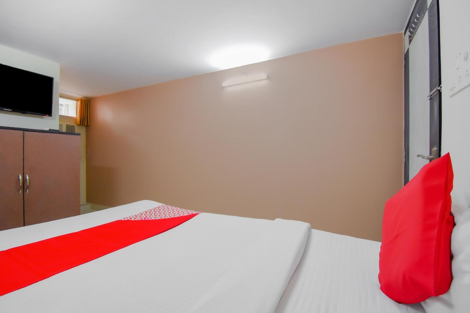 Hotel O Lindsay Inn Guest House Bara Bazar Экстерьер фото