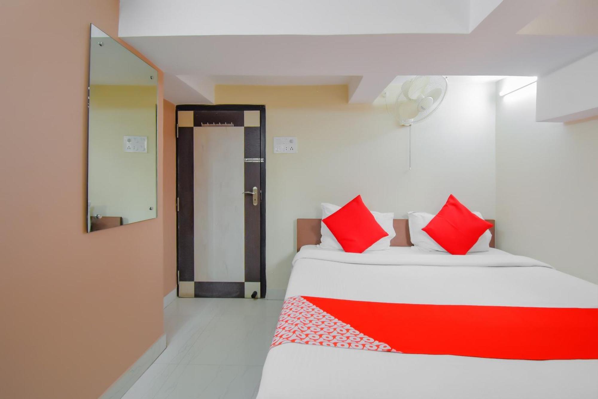 Hotel O Lindsay Inn Guest House Bara Bazar Экстерьер фото