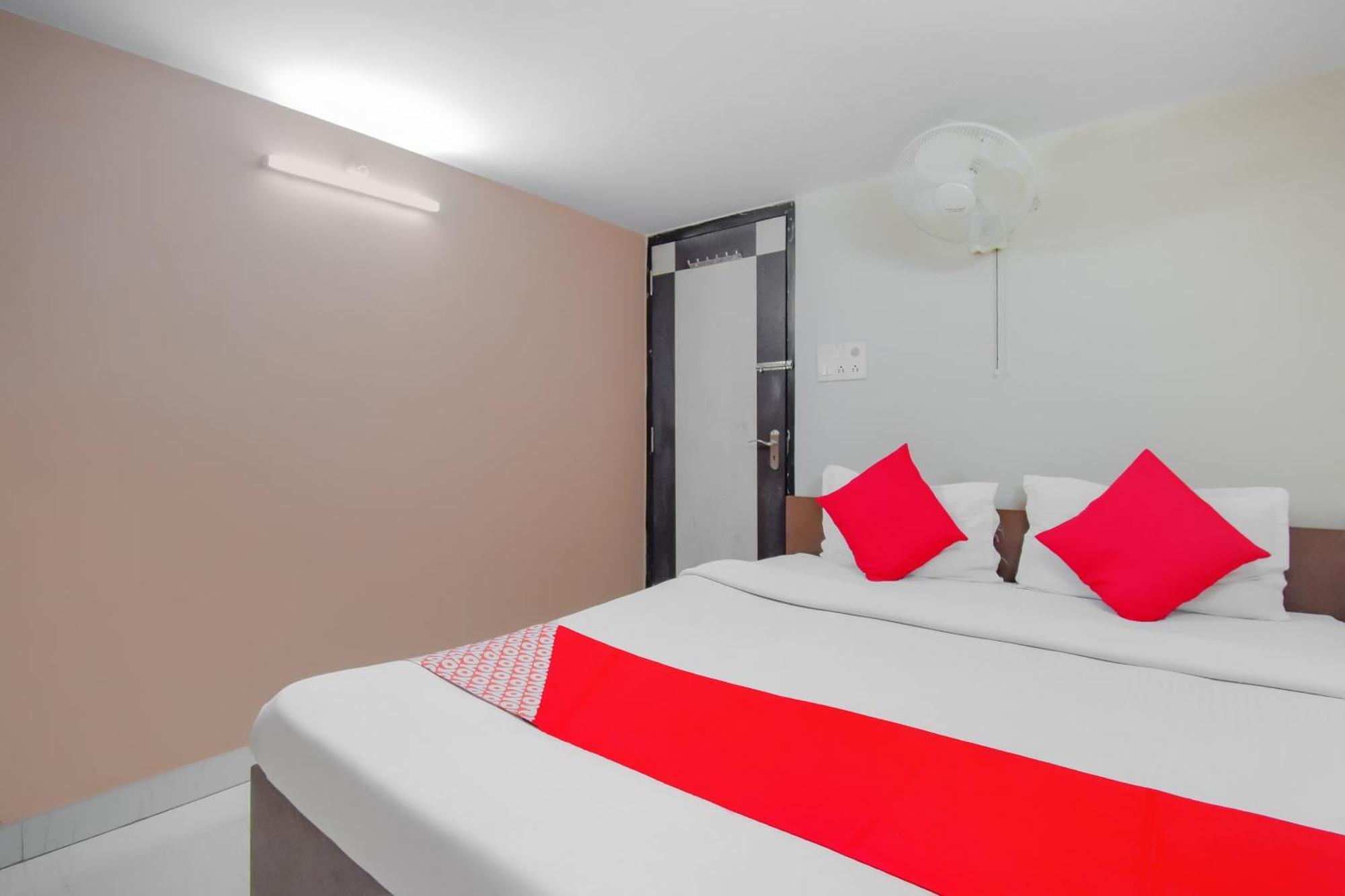 Hotel O Lindsay Inn Guest House Bara Bazar Экстерьер фото